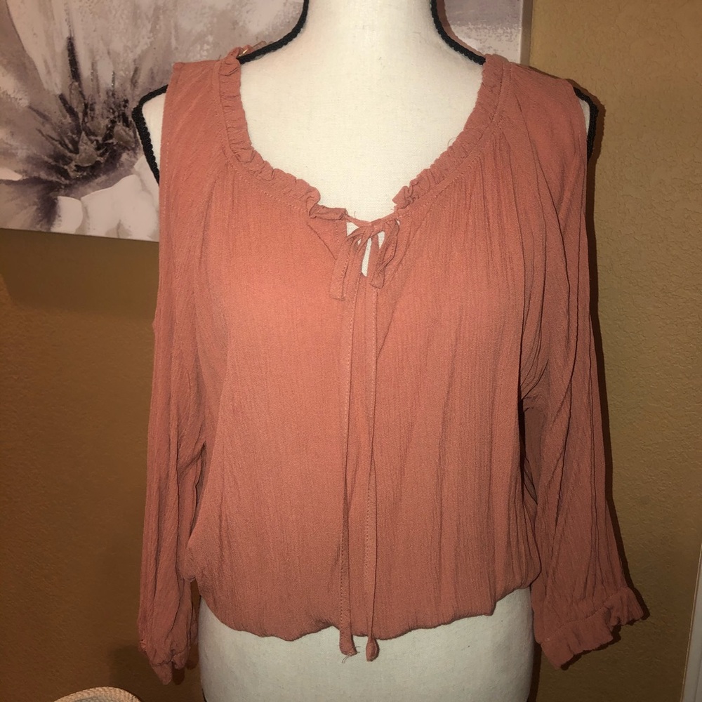 Peekaboo shoulder long sleeve top